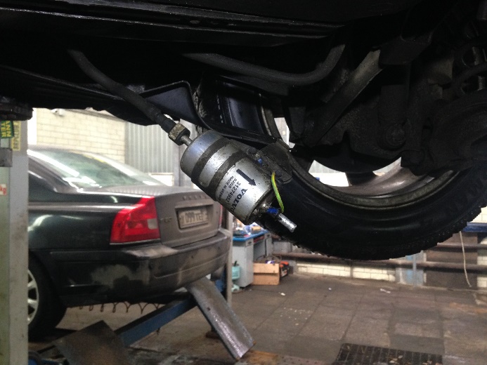 замена топливного фильтра Вольво хс60